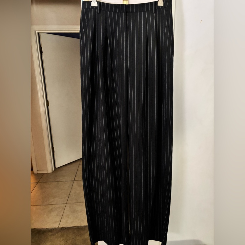EUC Nordstrom Rack Black Pinstripe Wide-Leg Pants with pockets , Size Small - Picture 3 of 4